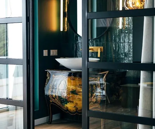 Emcasa Boutique 4* ロウリニャン